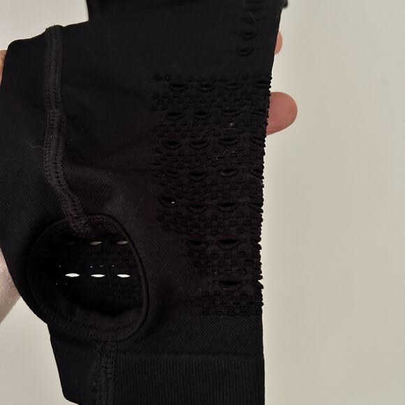 Gymshark Black Seamless Mesh Crop Top Size S - Picture 5 of 6